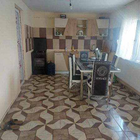 Camelia Hotel Западен Ефорие Екстериор снимка